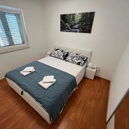 Sea Lux Apartment Povljana